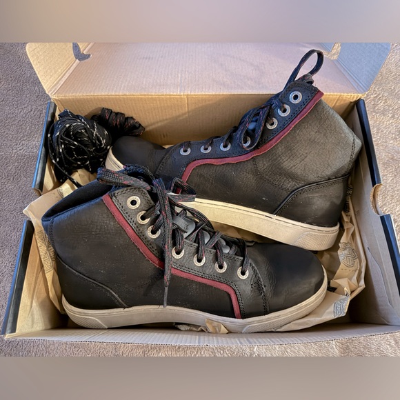 Women's Harley Mackey Boots size